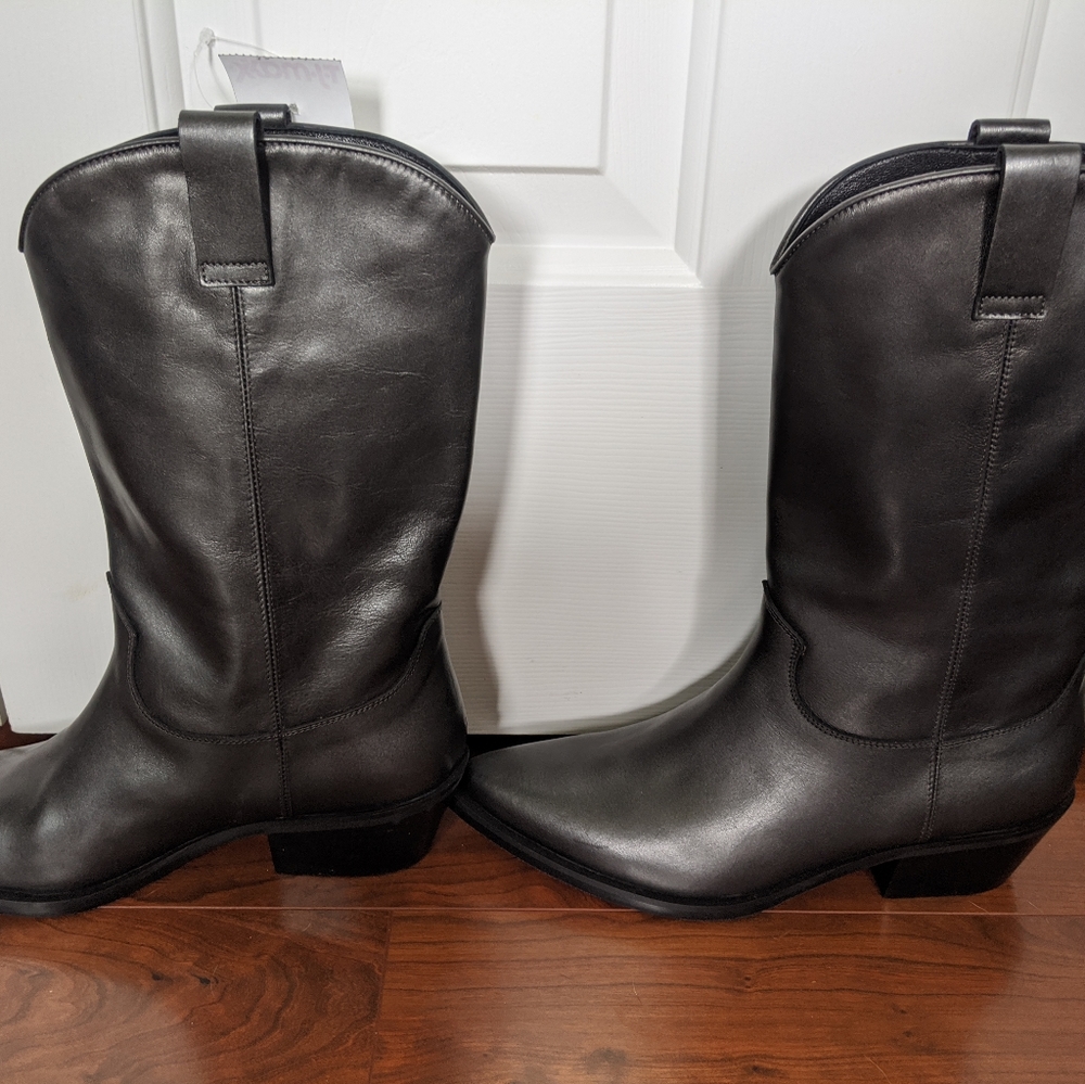 Women's boots EU size 39, US size 9
